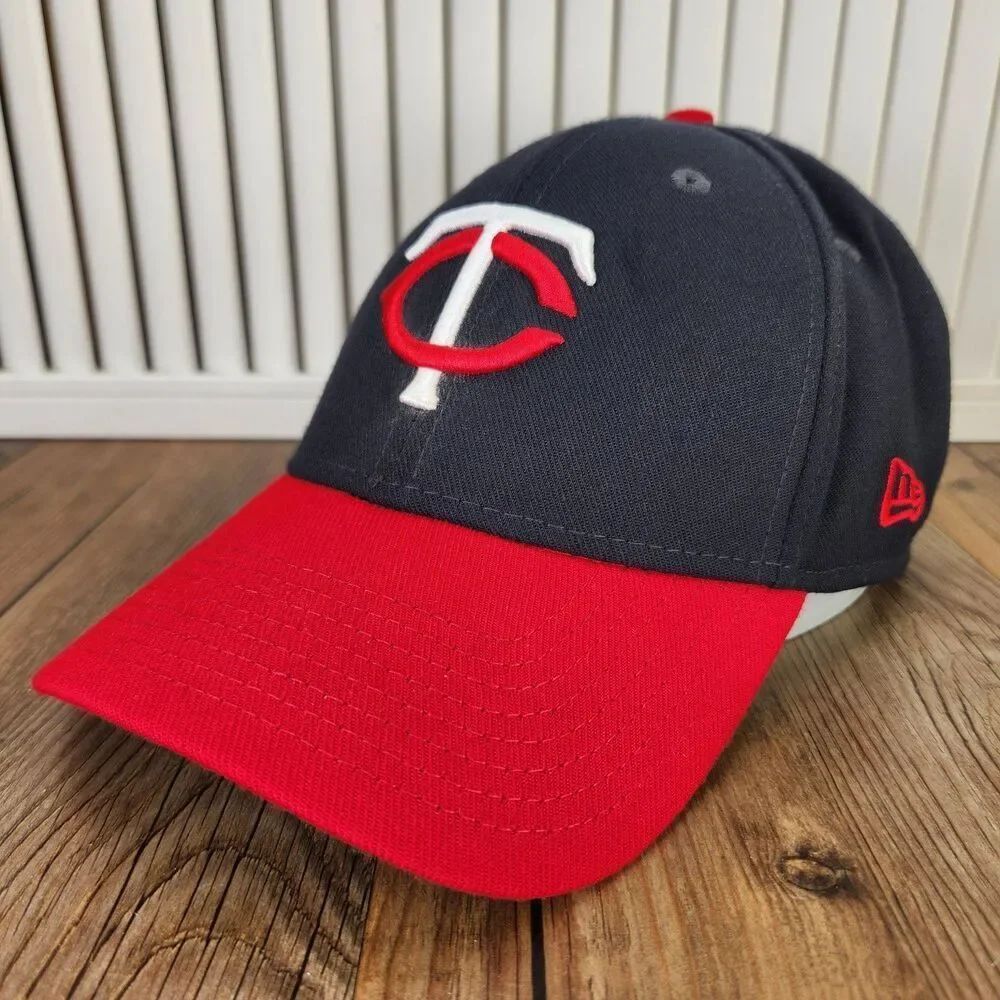 Minnesota Twins New Era 39thirty Size L/XL Hat Cap Black Red MLB Baseball Sports